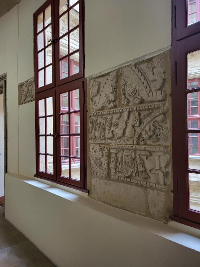 Uzes, Au Coeur Du Centre Medieval La Boussole D'Uzes, Appartement De Caractere Du XVII -Eme Siecle المظهر الخارجي الصورة